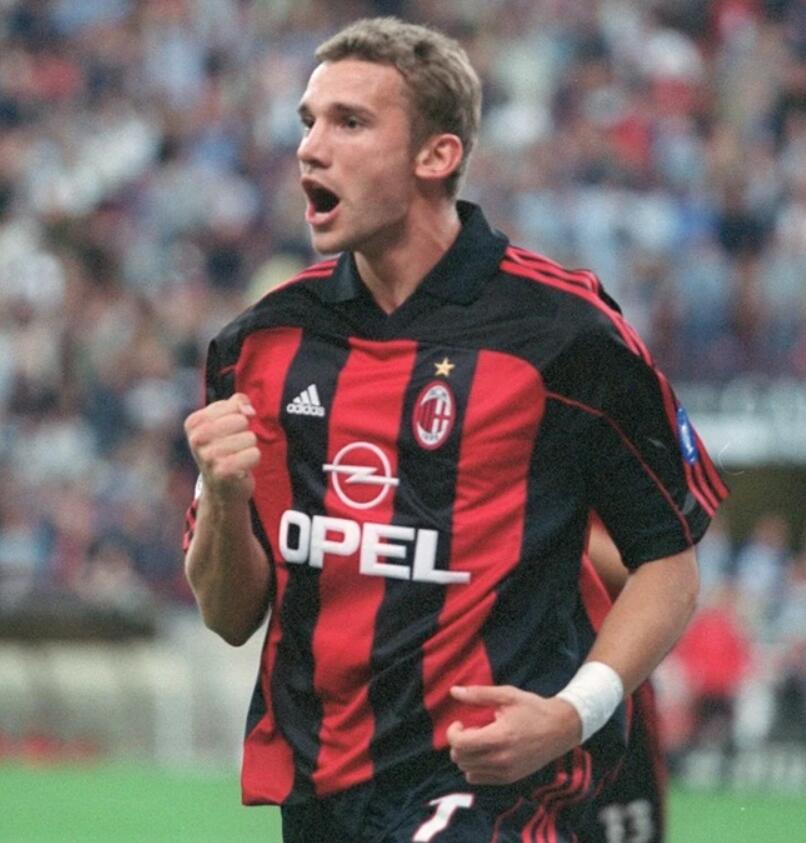 Retro AC Milan 2001-02 Home Jersey #7 Shevchenko