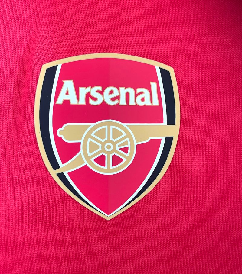 Arsenal FC 2014-2015 Retro Home Jersey | Alexis Sánchez #17 Men's Soccer Shirt - Short Sleeve Puma Debut Season with Optional Premier League Patches