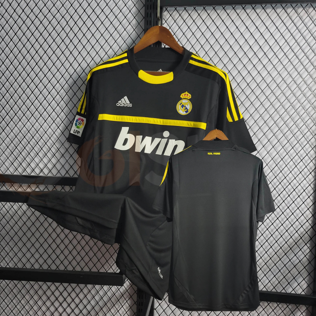 2011/12 Real Madrid Retro Goalkeeper Black Jersey La Liga Patch Personalized