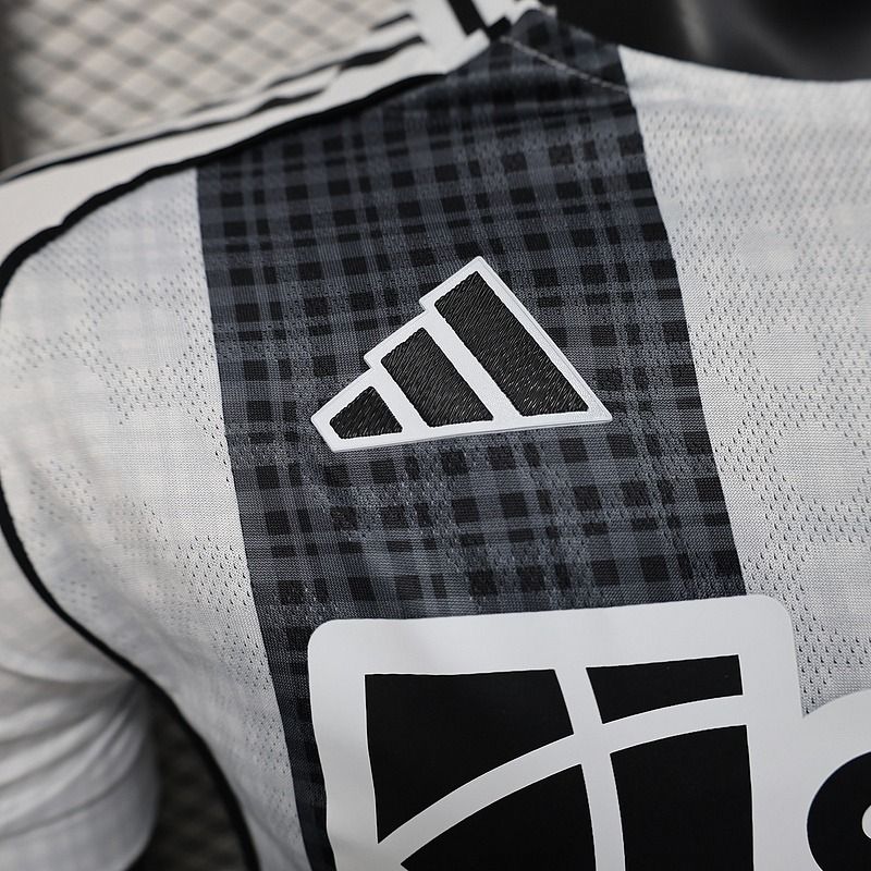 Newcastle United 2025–2026 Home Player Jersey